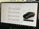 ロングレンジ　オートパイロット／ガラスルーフ／電動リアゲート／純正ナビ／バックカメラ／全席シートヒーター／ハンドルヒーター／パワーシート／ＥＴＣ／純正２０インチアルミホイール／ＬＥＤヘッド／レザーシート（46枚目）