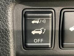 【電動リアゲート】ボタンひとつで大きなゲートも簡単に開閉可能です。高級車ならではの装備は嬉しいですね。 7