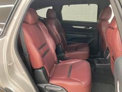 ������ɥ����Ȥϥꥯ�饤�˥󥰲�ǽ�Ǥ��Ĥ����ζ��֡������ͤ���äƤ⽽ʬ�ʥ��ڡ��������ݤ���Ƥ���ޤ��� 6