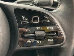 �ڥ����ץƥ��֥��롼������ȥ�������ɽ������롼������ȥ�����ϡ��졼������ӥǥ�����餬�����μ֤ξ������Τ��������˹�碌��®�٤�ưĴ�����Ƥ���뵡ǽ�������Ƥ��ޤ��� 7