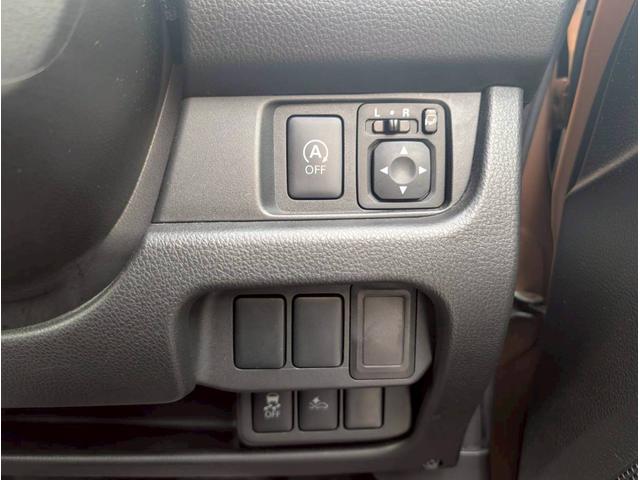 【アイドリングストップ】『停車時にブレーキを踏むことでエンジンを停止し、燃費向上や環境保護にも繋がる優しい機能です！