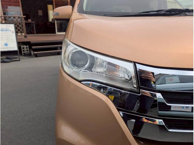 【ディスチャージヘッドライト】ハロゲンヘッドランプと比べて輝度が約３倍の明るい性能を持ったヘッドランプ。キセノンライトともＨＩＤライトとも呼ばれます。寿命もハロゲンと比べて約３から５倍で経済的！