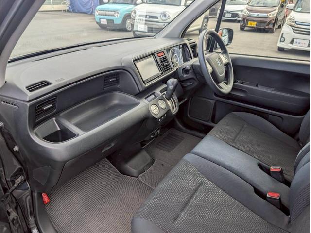 ゆったりとした室内空間で快適にお乗りになられます！また内装に関してもスタッフが綺麗に仕上げご納車させて頂きます！