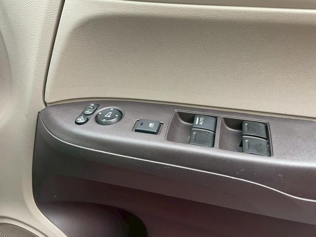 Ｎ－ＯＮＥ Ｇ・Ｌパッケージ　４９　プッシュスタート　スマートキー　ＨＩＤヘッドライト　オートライト　ヒルスタートアシスト　バックモニター　フロアマット　バイザー　ツートン　修復歴無し　保証付き（8枚目）