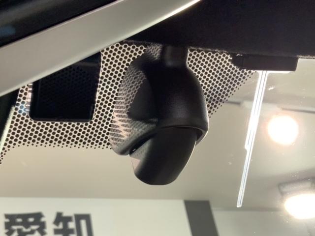 Ｎ－ＯＮＥ プレミアム　ツアラー　Ｈｏｎｄａ　ＳＥＮＳＩＮＧ　２ト－ン　２年保証　前後ドラレコ　ＵＳＢ　ナビＶＸＵ－２１７ＮＢｉ　フルセグ　Ｒカメラ　ＣＤ録音　ＢＴオ－ディオ　ＤＶＤ　　シ－トヒ－タ－　ＥＴＣ　ＬＥＤライト　アルミ（11枚目）