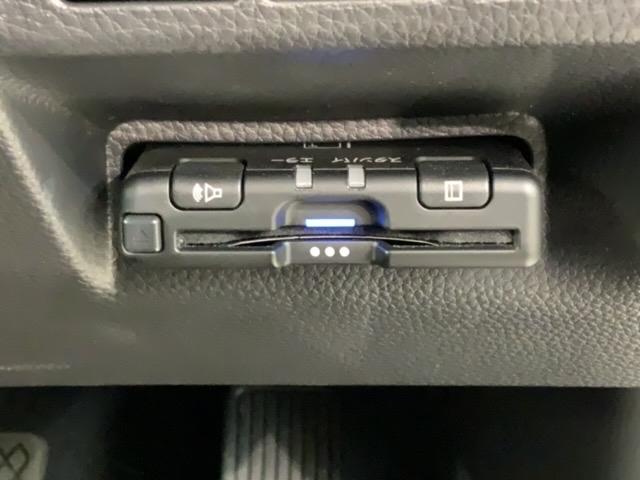 ステップワゴン ｅ：ＨＥＶスパーダ　ＨＳＥＮＳＩＮＧ　禁煙　試乗車　ナビＬＸＭ－２４７ＶＦＬｉ　ＡｐｐｌｅＣａｒＰｌａｙ　ＴＶ　Ｒカメラ　マルチビュー　ＣＤ録音　ＢＴオ－ディオ　ＤＶＤ　ＥＴＣ　ＬＥＤ　ＶＳＡ　両側電動ドア　シートヒータ（12枚目）