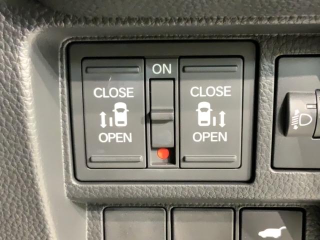 ステップワゴン ｅ：ＨＥＶスパーダ　ＨＳＥＮＳＩＮＧ　禁煙　試乗車　ナビＬＸＭ－２４７ＶＦＬｉ　ＡｐｐｌｅＣａｒＰｌａｙ　ＴＶ　Ｒカメラ　マルチビュー　ＣＤ録音　ＢＴオ－ディオ　ＤＶＤ　ＥＴＣ　ＬＥＤ　ＶＳＡ　両側電動ドア　シートヒータ（13枚目）