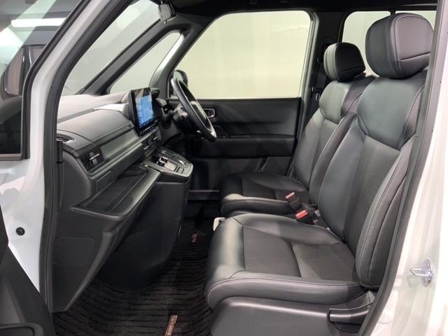 ステップワゴン ｅ：ＨＥＶスパーダ　ＨＳＥＮＳＩＮＧ　禁煙　試乗車　ナビＬＸＭ－２４７ＶＦＬｉ　ＡｐｐｌｅＣａｒＰｌａｙ　ＴＶ　Ｒカメラ　マルチビュー　ＣＤ録音　ＢＴオ－ディオ　ＤＶＤ　ＥＴＣ　ＬＥＤ　ＶＳＡ　両側電動ドア　シートヒータ（31枚目）