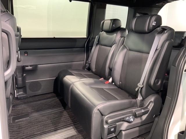 ステップワゴン ｅ：ＨＥＶスパーダ　ＨＳＥＮＳＩＮＧ　禁煙　試乗車　ナビＬＸＭ－２４７ＶＦＬｉ　ＡｐｐｌｅＣａｒＰｌａｙ　ＴＶ　Ｒカメラ　マルチビュー　ＣＤ録音　ＢＴオ－ディオ　ＤＶＤ　ＥＴＣ　ＬＥＤ　ＶＳＡ　両側電動ドア　シートヒータ（32枚目）