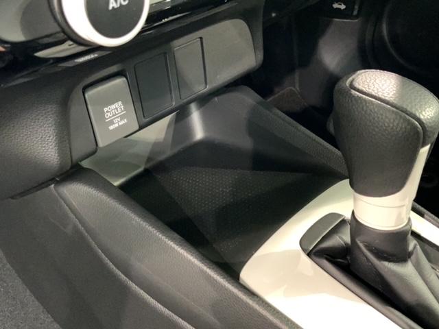 フィット ベーシック　ホンダセンシングレス　最長５年保証　リースアップ　スマ－トキ－　盗難防止装置　整備記録簿　ＡＡＣ　スペアキ－　Ｗエアバッグ（27枚目）
