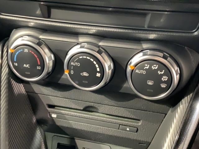 デミオ ＸＤ　１年保証　ワンオーナー　純正ナビ　ＴＶ　Ｒカメラ　ＢＴオ－ディオ　ＤＶＤ　衝突軽減Ｂ　ＥＴＣ　ＬＥＤライト　横滑り防止　クルコン　アルミ　スマートキー　盗難防止装置　整備記録簿　ＡＡＣ　Ｗエアバッグ（8枚目）