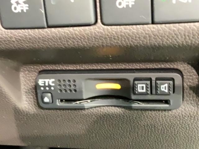 フリード Ｇ　Ｈ　ＳＥＮＳＩＮＧ　サイドリフトアップシート車　福祉車両　最長５年保証　ワンオーナー　ナビＶＸＭ－２２４ＶＦｉ　ＴＶ　Ｒカメラ　ＣＤ録音　ＢＴオ－ディオ　ＤＶＤ　ＥＴＣ　ＬＥＤライト　ＶＳＡ（12枚目）