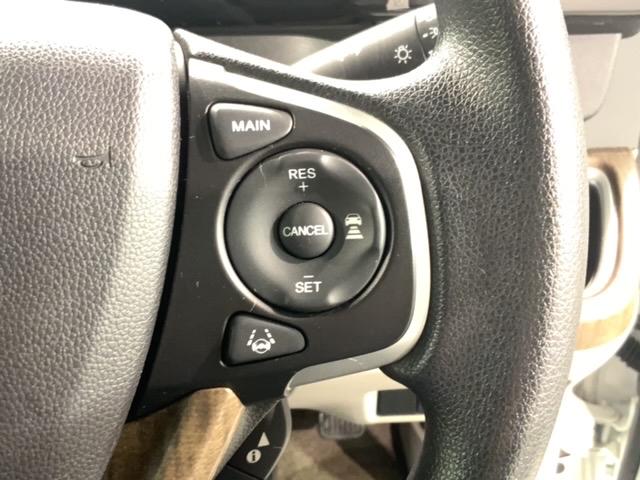 �N���[�Y�R���g���[���𑕔����Ă��܂��B�������H�Ȃǂň��̑��x�ő����Ă����̂ŉ^�]���y�ł���I���x��ݒ�ł��܂��̂ŁA�X�s�[�h�̏o�������ɂ����ӂł��܂��B