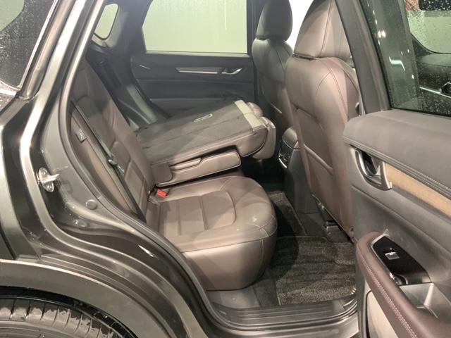 ���Џ��i���Z���^�[�ɂē��O���̃N���[�j���O�����{���Ă���܂��I