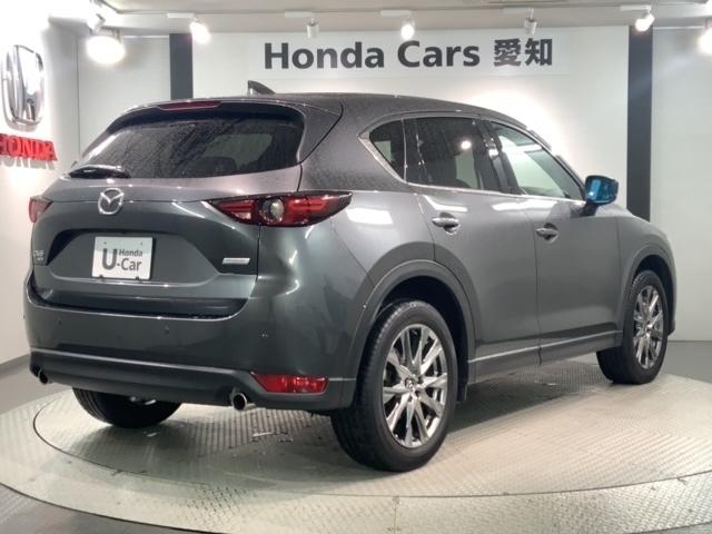 ���Џ��i���Z���^�[�ɂē��O���̃N���[�j���O�����{���Ă���܂��I