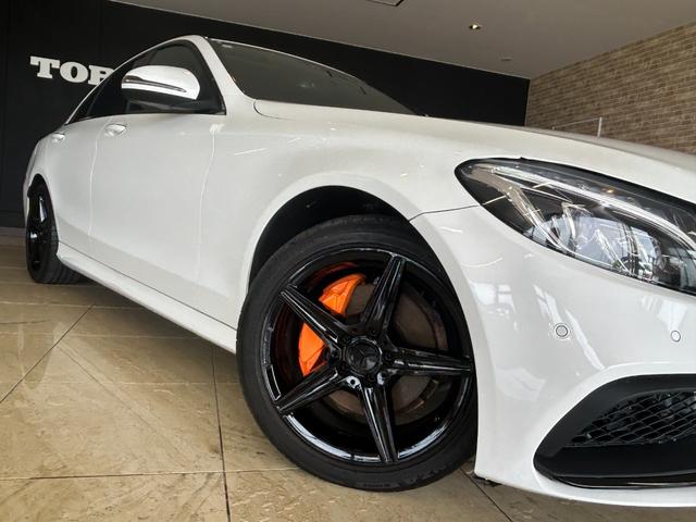 Ｃクラス Ｃ２２０ｄ　ローレウスエディション　Ｃ６３スタイルカスタム　リアトランクスポイラー　オレンジキャリパーペイント　マフラーカッター４本出し　リアディフューザー　グロスブラックホイール　メッキグロスブラックペイント　レーダーセーフティｐｋｇ（12枚目）