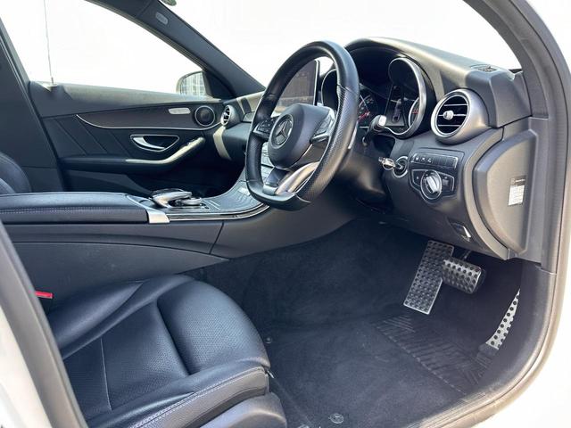 Ｃクラス Ｃ２２０ｄ　ローレウスエディション　Ｃ６３スタイルカスタム　リアトランクスポイラー　オレンジキャリパーペイント　マフラーカッター４本出し　リアディフューザー　グロスブラックホイール　メッキグロスブラックペイント　レーダーセーフティｐｋｇ（16枚目）