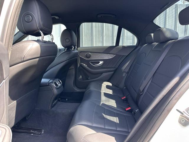 Ｃクラス Ｃ２２０ｄ　ローレウスエディション　Ｃ６３スタイルカスタム　リアトランクスポイラー　オレンジキャリパーペイント　マフラーカッター４本出し　リアディフューザー　グロスブラックホイール　メッキグロスブラックペイント　レーダーセーフティｐｋｇ（26枚目）