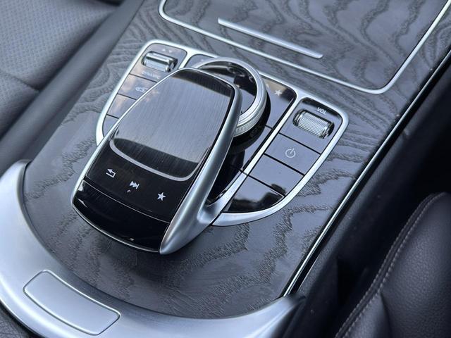 Ｃクラス Ｃ２２０ｄ　ローレウスエディション　Ｃ６３スタイルカスタム　リアトランクスポイラー　オレンジキャリパーペイント　マフラーカッター４本出し　リアディフューザー　グロスブラックホイール　メッキグロスブラックペイント　レーダーセーフティｐｋｇ（32枚目）