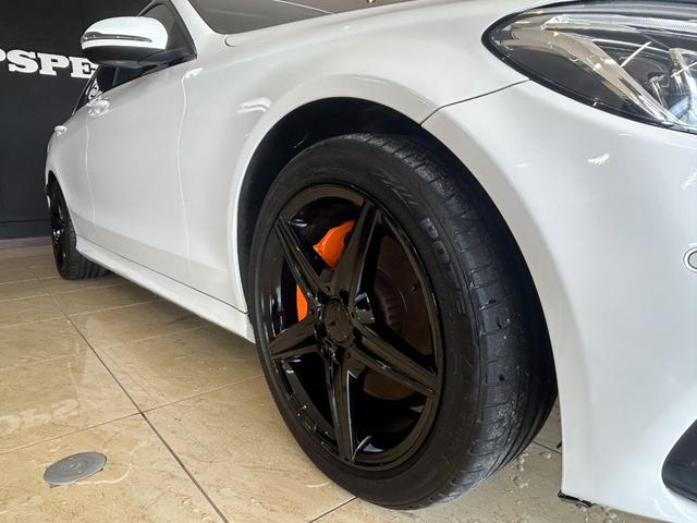 Ｃクラス Ｃ２２０ｄ　ローレウスエディション　Ｃ６３スタイルカスタム　リアトランクスポイラー　オレンジキャリパーペイント　マフラーカッター４本出し　リアディフューザー　グロスブラックホイール　メッキグロスブラックペイント　レーダーセーフティｐｋｇ（41枚目）