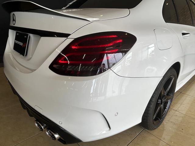Ｃクラス Ｃ２２０ｄ　ローレウスエディション　Ｃ６３スタイルカスタム　リアトランクスポイラー　オレンジキャリパーペイント　マフラーカッター４本出し　リアディフューザー　グロスブラックホイール　メッキグロスブラックペイント　レーダーセーフティｐｋｇ（53枚目）