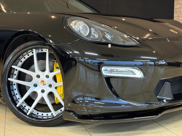 パナメーラ Ｓ　フェアリーデザインコンプリート　ＦＯＲＧＥＤ２２インチ　可変付ワンオフマフラー　ＣＡＲＦＡＸ付　バネサス交換済み　リア可動ウィング　カロッツェリアナビ　Ｂカメラ　リコール対策済み　ＥＴＣ　サンルーフ　レザーシート　イエローキャリパー　カーボンパネル（50枚目）