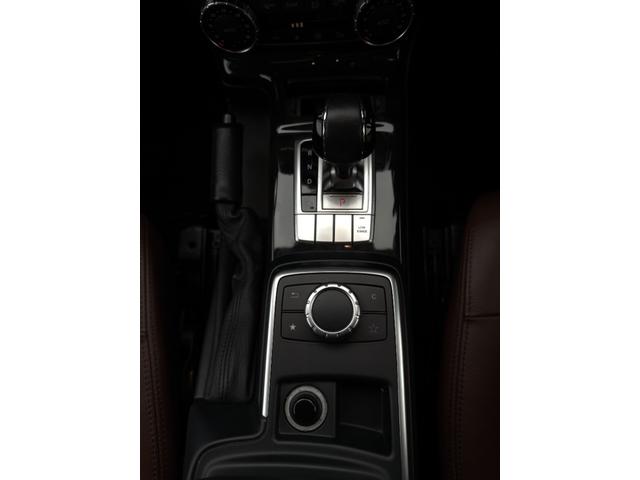 Ｇクラス Ｇ３５０　ブルーテック　ラグジュアリーＰＫＧ　ワンオーナー車両　Ｈａｒｍａｎ　ｋａｒｄｏｎサウンドシステム　サンルーフ　ＥＴＣ　シートヒーター　バックカメラ　パワーシート！　５人乗り　　正規ディーラー車両！（30枚目）