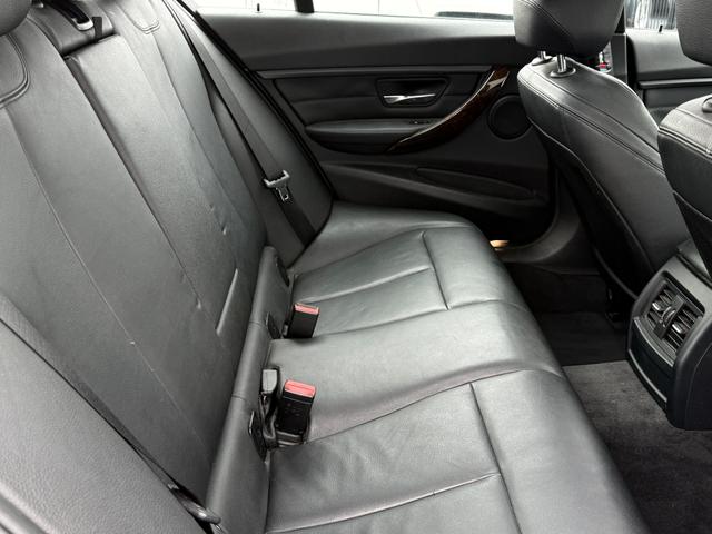 ３シリーズ ３２０ｄ　Ｍスポーツ　ユーザー買取車　黒皮シート　サンルーフ　シートヒーター　純正１８インチホイール　社外テールランプ　カーボン風スポイラー＆ディフューザー　ドライブレコーダー　ＥＴＣ（30枚目）