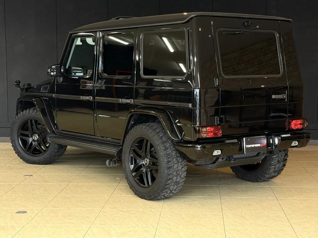 Ｇクラス Ｇ３５０　ブルーテック　Ｇ６３仕様　ツインアクティブサウンドエキゾースト　ラグジュアリーパッケージ　サンルーフ　黒革シート　ｈａｒｍａｎ　ｋａｒｄｏｎ　ＬＥＤフロントリップ　ＧＲＡＢＢＥＲ　ＧＥＮＥＲＡＬタイヤ（9枚目）