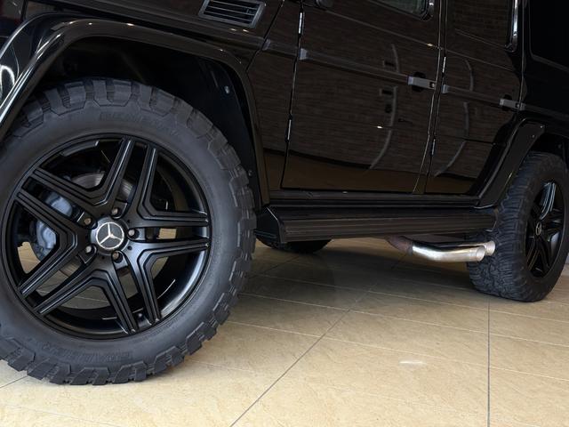 Ｇクラス Ｇ３５０　ブルーテック　Ｇ６３仕様　ツインアクティブサウンドエキゾースト　ラグジュアリーパッケージ　サンルーフ　黒革シート　ｈａｒｍａｎ　ｋａｒｄｏｎ　ＬＥＤフロントリップ　ＧＲＡＢＢＥＲ　ＧＥＮＥＲＡＬタイヤ（12枚目）