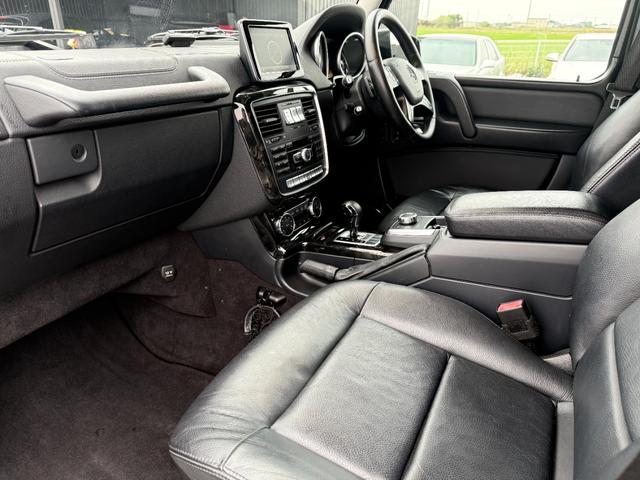 Ｇクラス Ｇ３５０　ブルーテック　Ｇ６３仕様　ツインアクティブサウンドエキゾースト　ラグジュアリーパッケージ　サンルーフ　黒革シート　ｈａｒｍａｎ　ｋａｒｄｏｎ　ＬＥＤフロントリップ　ＧＲＡＢＢＥＲ　ＧＥＮＥＲＡＬタイヤ（17枚目）