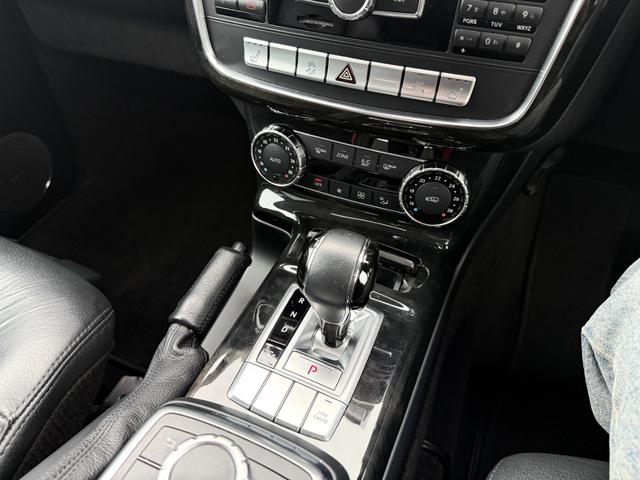 Ｇクラス Ｇ３５０　ブルーテック　Ｇ６３仕様　ツインアクティブサウンドエキゾースト　ラグジュアリーパッケージ　サンルーフ　黒革シート　ｈａｒｍａｎ　ｋａｒｄｏｎ　ＬＥＤフロントリップ　ＧＲＡＢＢＥＲ　ＧＥＮＥＲＡＬタイヤ（32枚目）