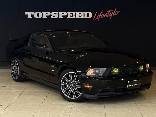 FORD MUSTANG V8 GT PERFORMANCE PACKAGE