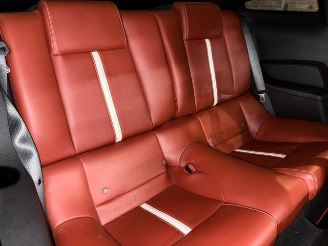 FORD MUSTANG V8 GT PERFORMANCE PACKAGE