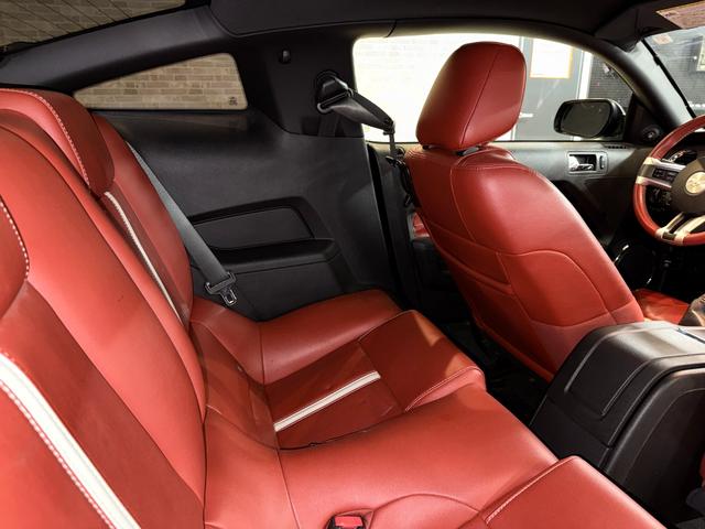 FORD MUSTANG V8 GT PERFORMANCE PACKAGE