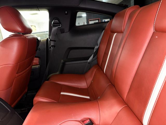 FORD MUSTANG V8 GT PERFORMANCE PACKAGE