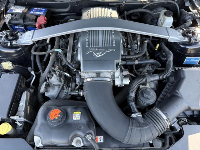 FORD MUSTANG V8 GT PERFORMANCE PACKAGE