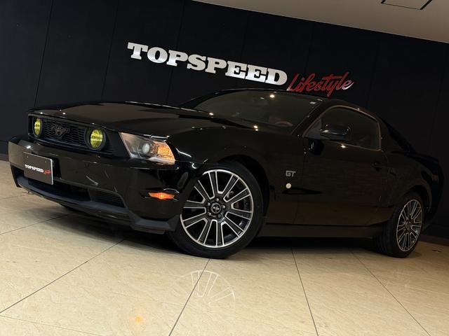 FORD MUSTANG V8 GT PERFORMANCE PACKAGE