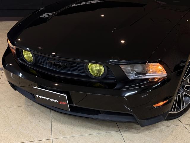 FORD MUSTANG V8 GT PERFORMANCE PACKAGE