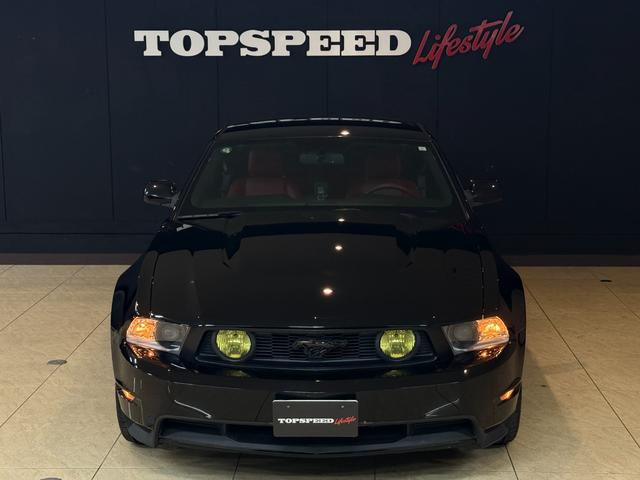 FORD MUSTANG V8 GT PERFORMANCE PACKAGE