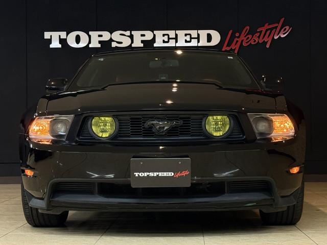 FORD MUSTANG V8 GT PERFORMANCE PACKAGE