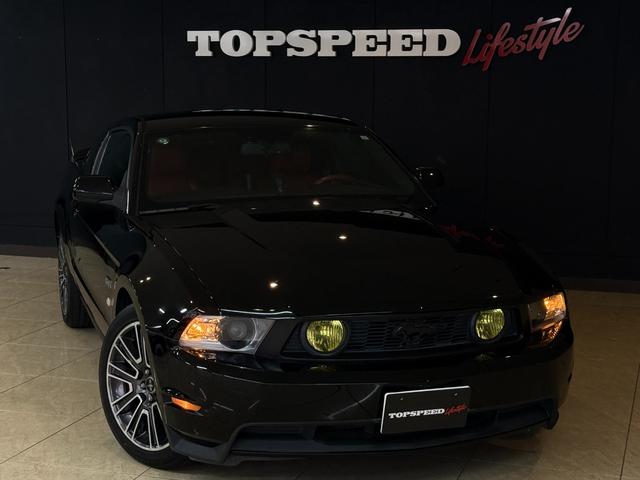 FORD MUSTANG V8 GT PERFORMANCE PACKAGE