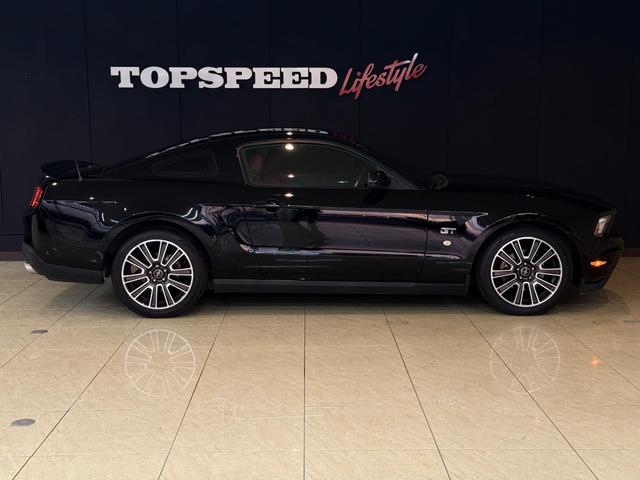 FORD MUSTANG V8 GT PERFORMANCE PACKAGE