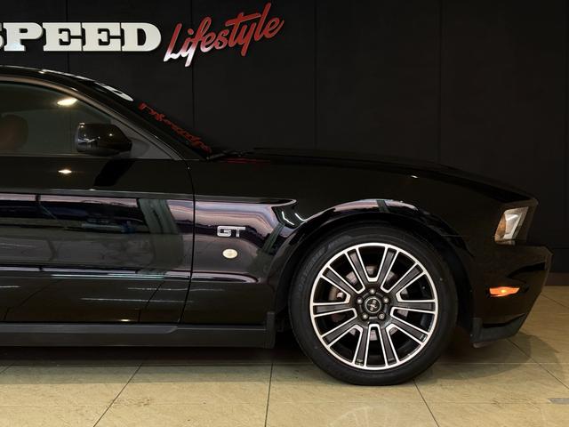 FORD MUSTANG V8 GT PERFORMANCE PACKAGE