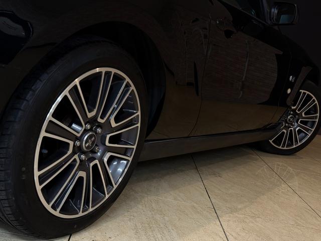 FORD MUSTANG V8 GT PERFORMANCE PACKAGE