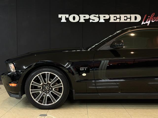 FORD MUSTANG V8 GT PERFORMANCE PACKAGE