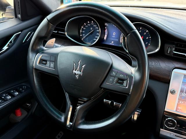 クアトロポルテ GT S LEAP DESIGNカーボンエアロ HyperForged22インチAW PowerCraftセンターパイプ ダウンサス サンルーフ ブラックレザーシート V8ツインターボ(14枚目)