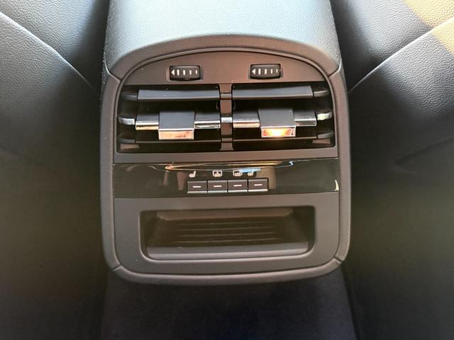 クアトロポルテ GT S LEAP DESIGNカーボンエアロ HyperForged22インチAW PowerCraftセンターパイプ ダウンサス サンルーフ ブラックレザーシート V8ツインターボ(22枚目)