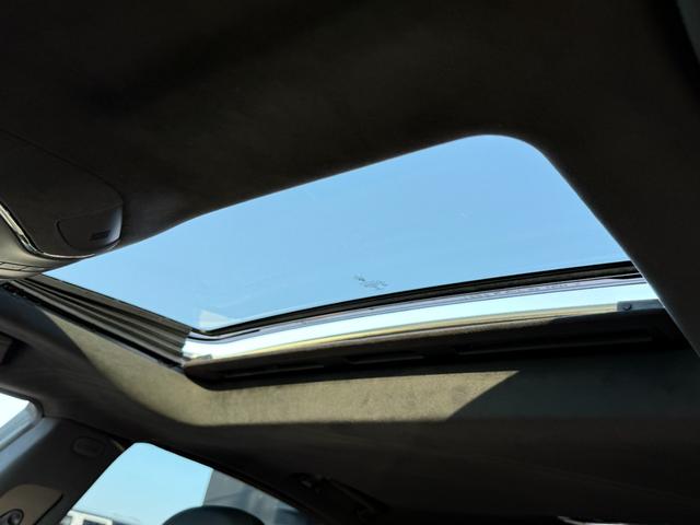 クアトロポルテ GT S LEAP DESIGNカーボンエアロ HyperForged22インチAW PowerCraftセンターパイプ ダウンサス サンルーフ ブラックレザーシート V8ツインターボ(23枚目)