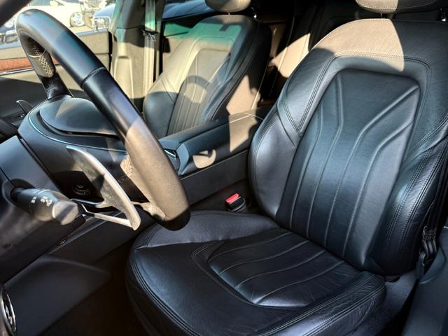 クアトロポルテ GT S LEAP DESIGNカーボンエアロ HyperForged22インチAW PowerCraftセンターパイプ ダウンサス サンルーフ ブラックレザーシート V8ツインターボ(30枚目)